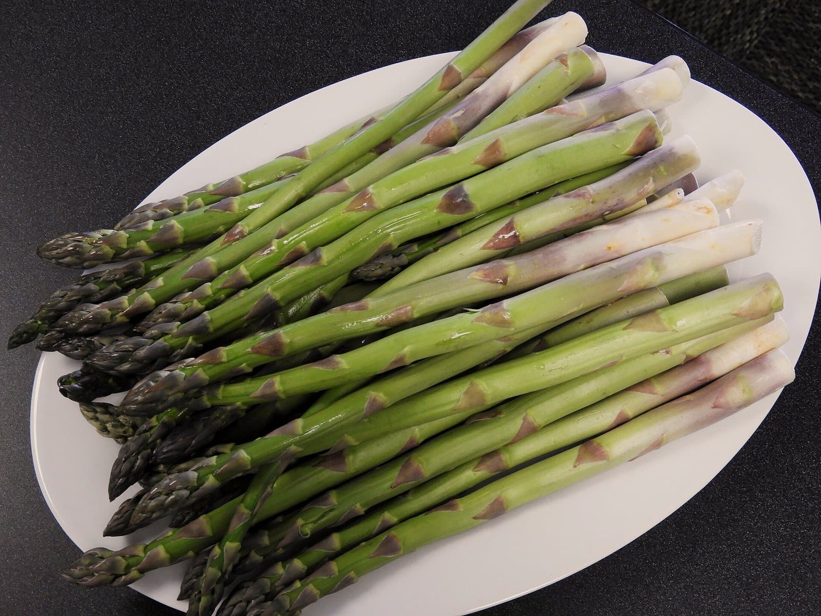 Fresh asparagus spears